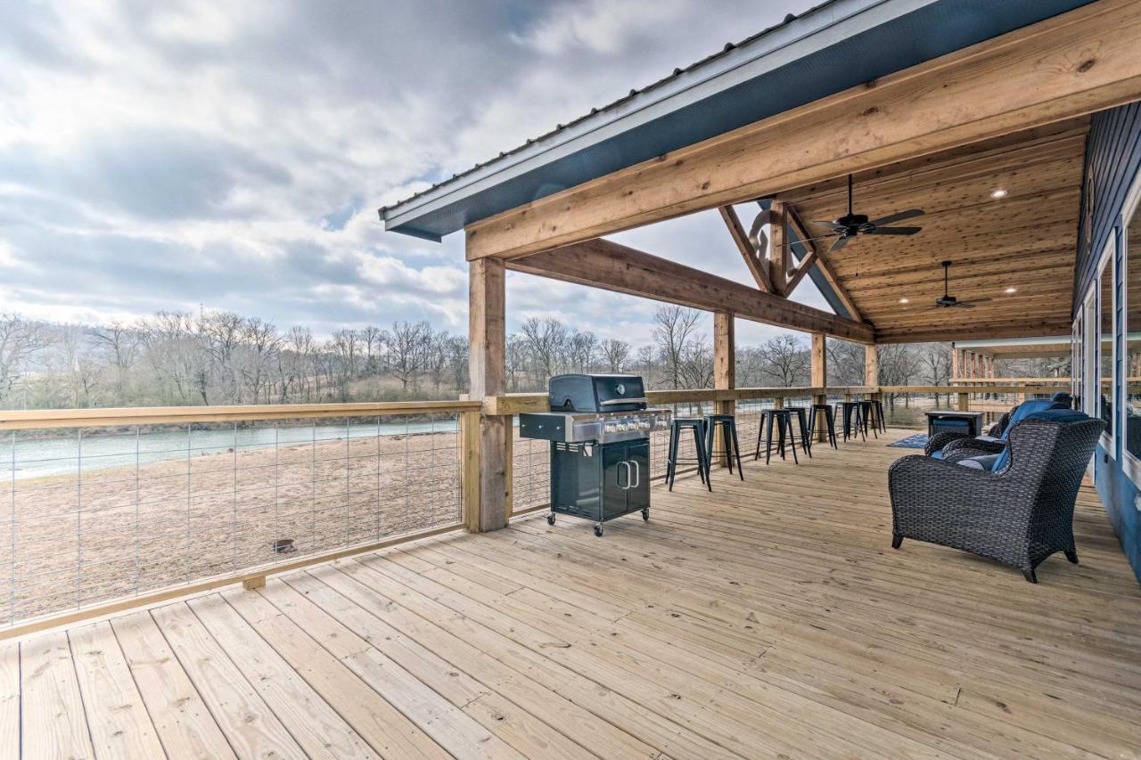 Upscale Riverfront Home With Beach And Fire Pit! Glenwood Екстериор снимка