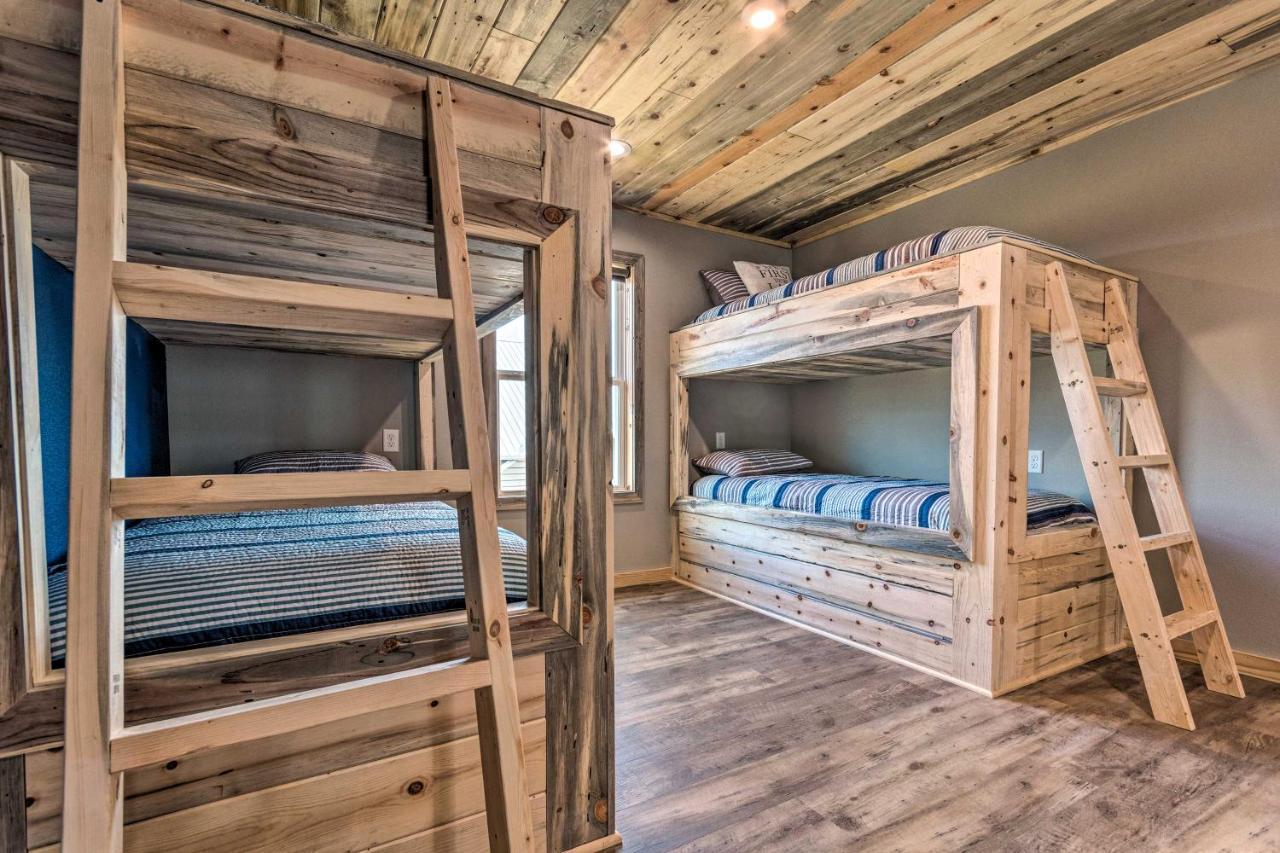 Upscale Riverfront Home With Beach And Fire Pit! Glenwood Екстериор снимка